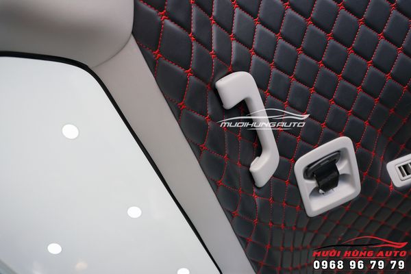Bọc Trần Da Màu Đen Chỉ Đỏ Sang Trọng Cho Xe Toyota Innova