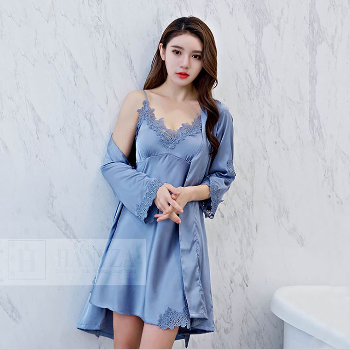 Bộ váy ngủ lụa 2 mảnh kèm áo choàng tay lỡ ren hoa