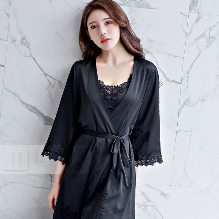 Bộ váy ngủ lụa 2 mảnh kèm áo choàng tay lỡ ren hoa