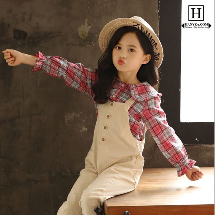 Bộ quần yếm bé gái hàng cúc đơn phối áo kẻ