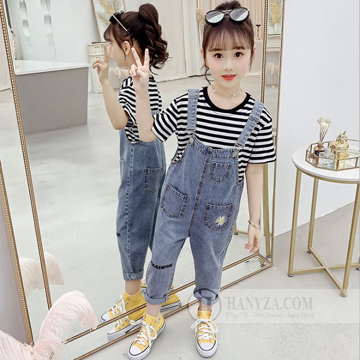 Bộ quần yếm denim phối áo kẻ bé gái 3-14 tuổi