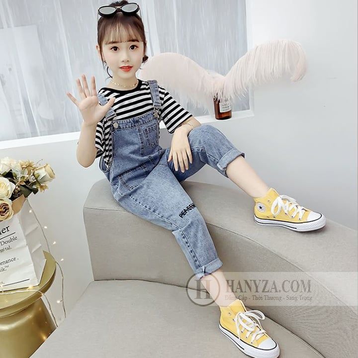 Bộ quần yếm denim phối áo kẻ bé gái 3-14 tuổi