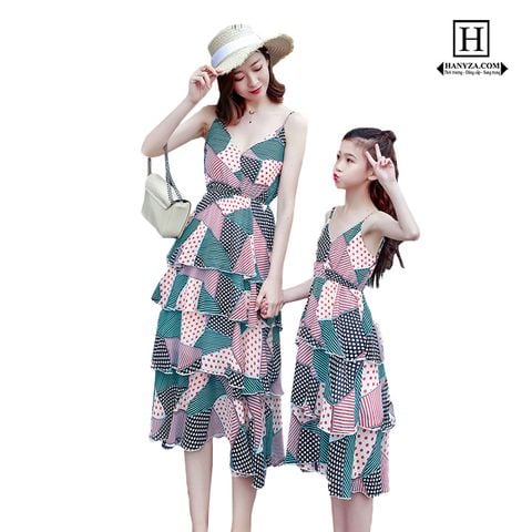 Váy đôi đi biển xếp tầng mẹ và bé