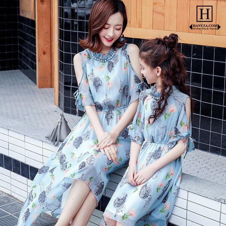 Thời trang đi biển cho mẹ và bé đẳng cấp nhất năm 2023