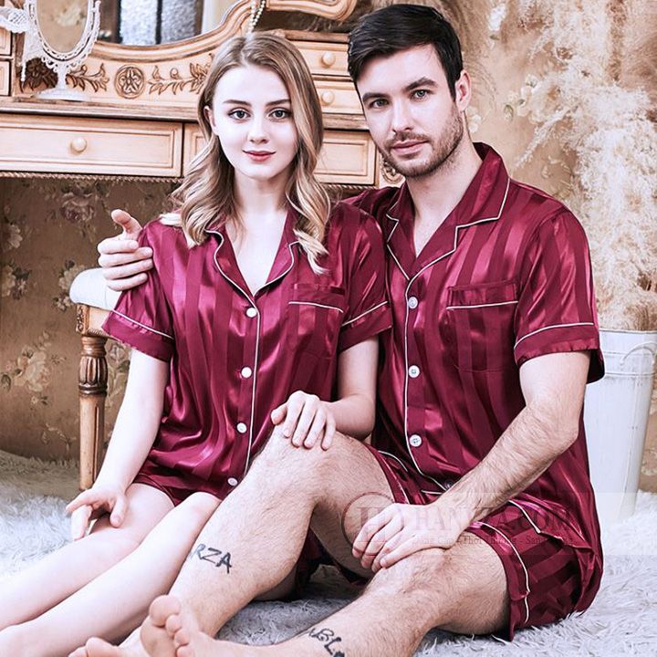 Bộ đồ ngủ đôi dáng ngắn kẻ sọc cổ chữ V