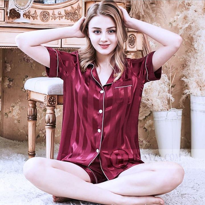 Bộ đồ ngủ đôi dáng ngắn kẻ sọc cổ chữ V