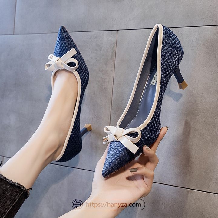 Giày cao gót nữ mũi nhọn dập vân đan