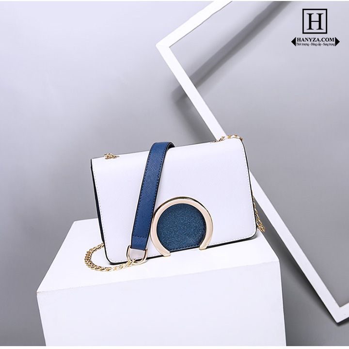 Túi đeo chéo nữ nắp khuyết tròn