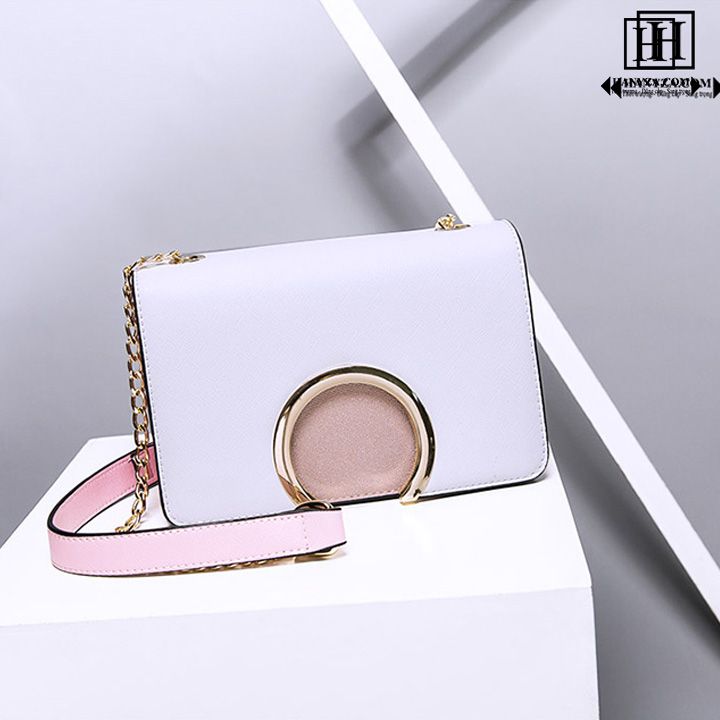 Túi đeo chéo nữ nắp khuyết tròn