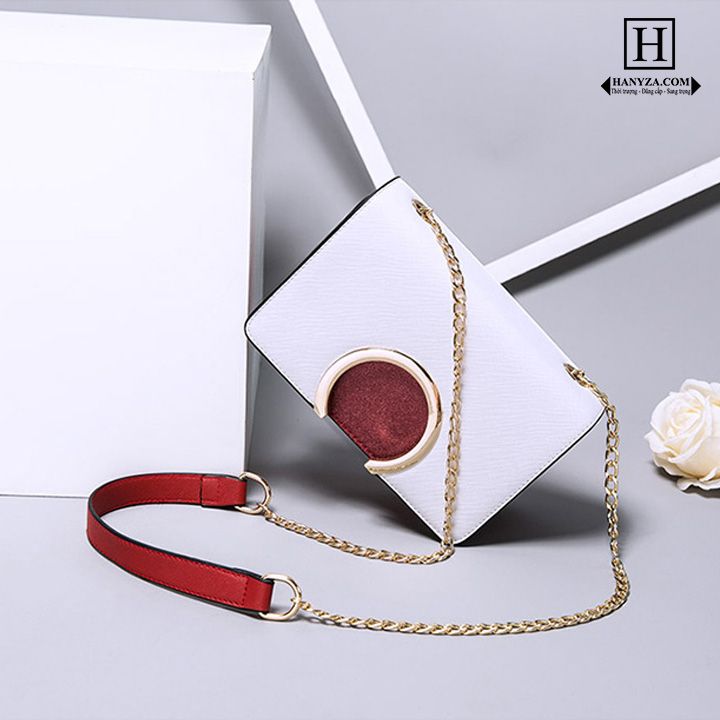 Túi đeo chéo nữ nắp khuyết tròn