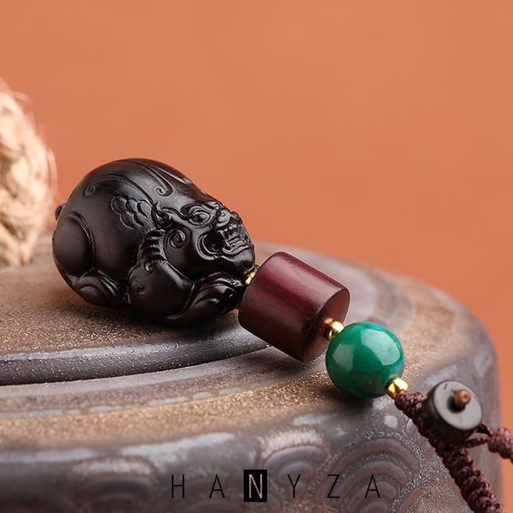 Móc treo gỗ đàn hương tỳ hưu tài lộc may mắn