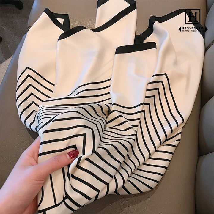 Khăn quàng cổ nữ vuông 90cm kẻ sọc