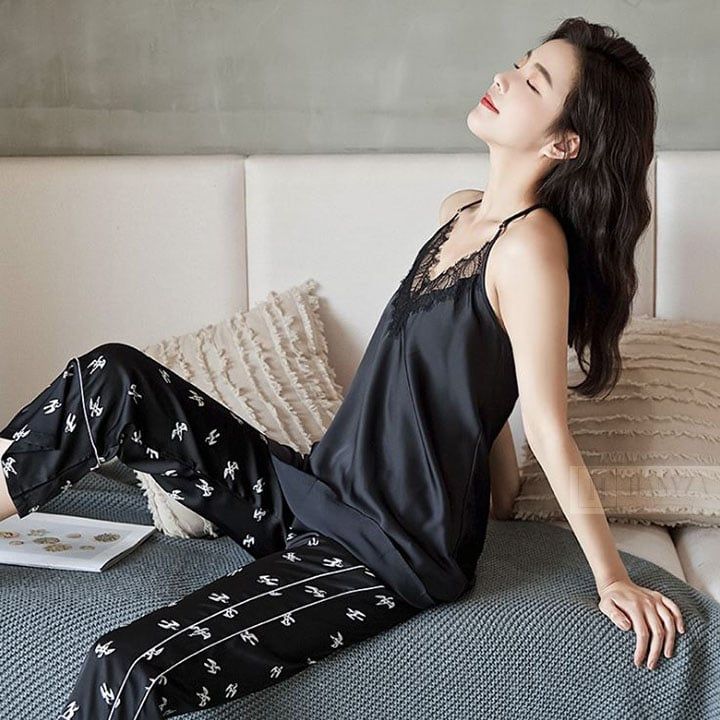 Bộ quần áo ngủ nữ cổ chữ V phối ren hở lưng