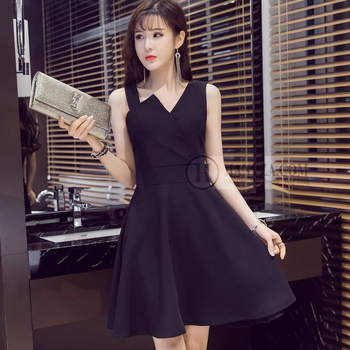 Váy nữ sát nách ngực cách điệu Hepburn