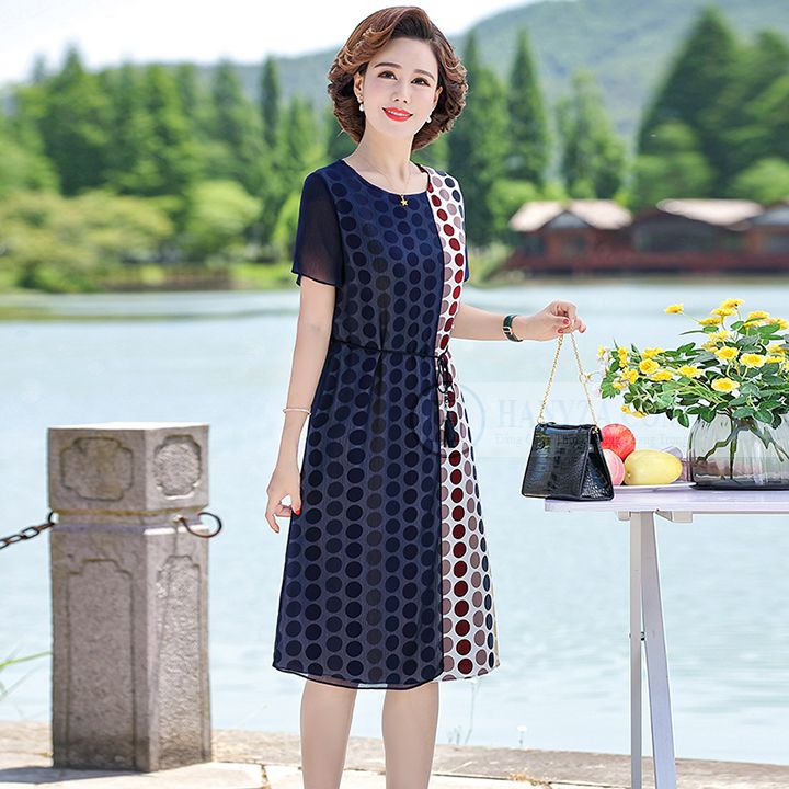 Váy nữ trung niên phối voan họa tiết chấm bi