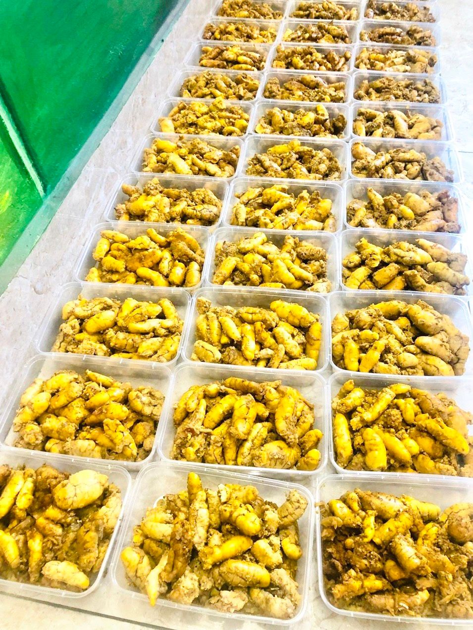 trung ca ro dong rim hop 250g
