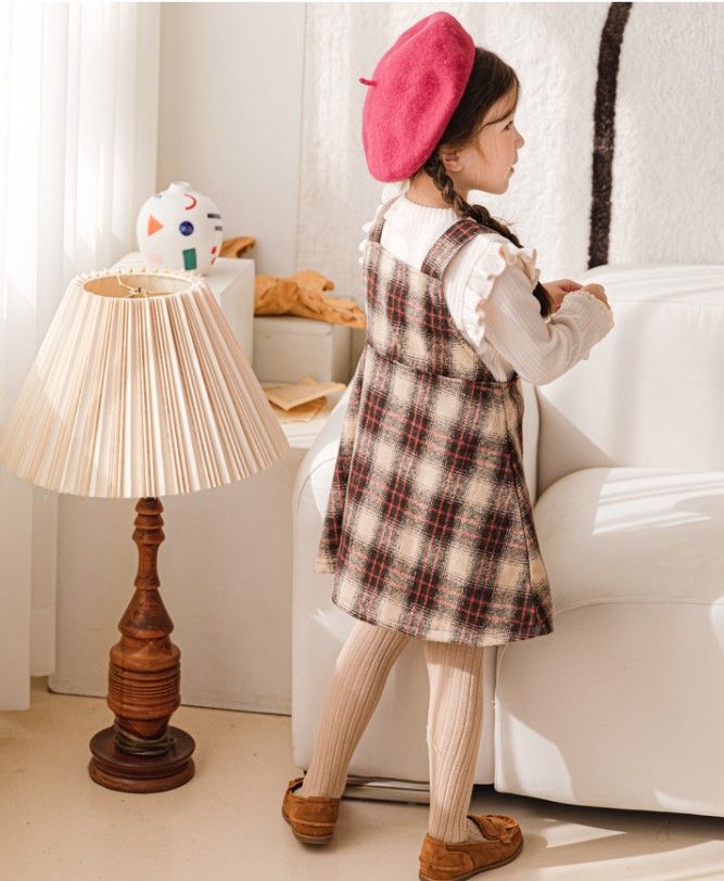 Set áo thun váy yếm dạ màu vàng  B5097