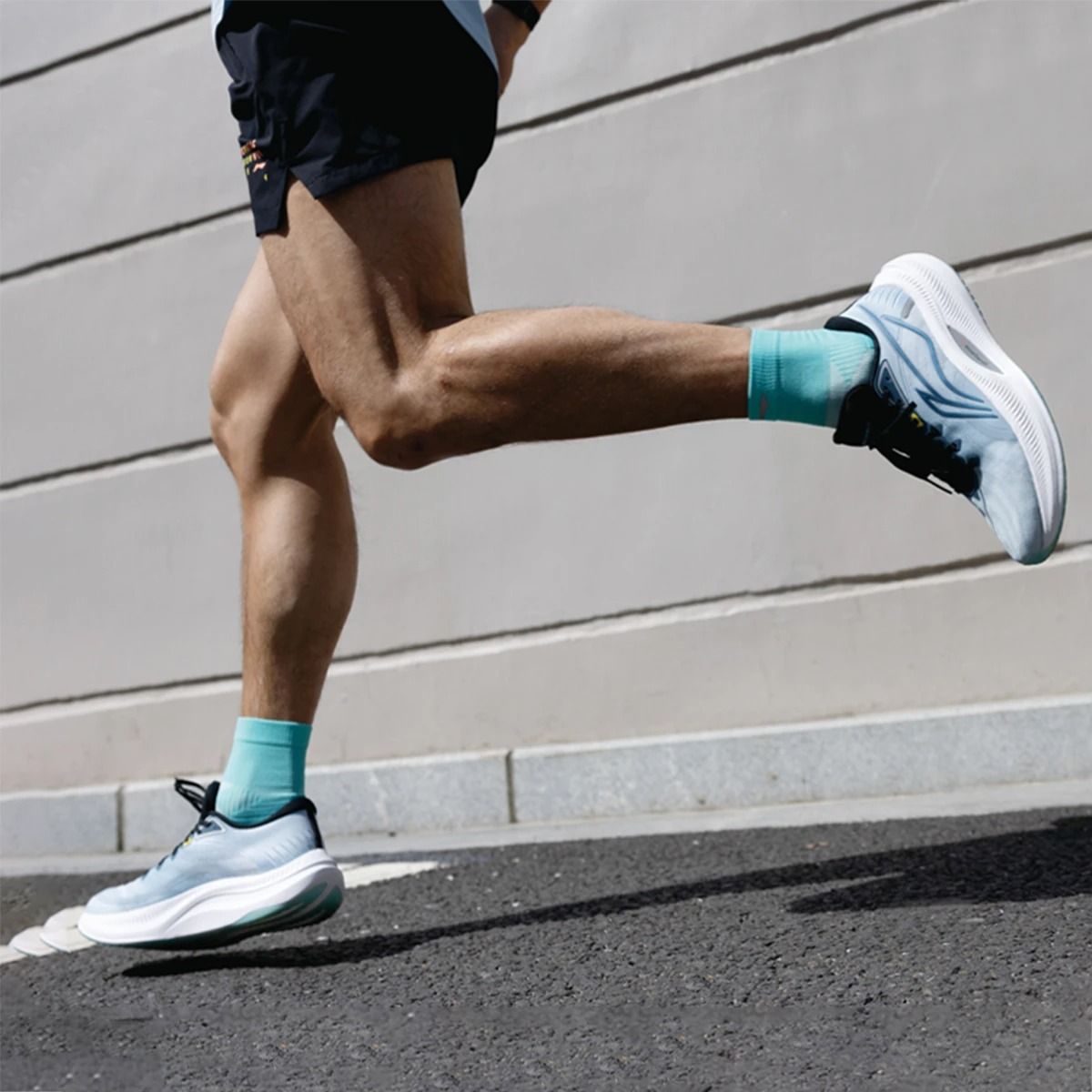 Giày chạy bộ INFINITY 4 Nam ARHU021-2V