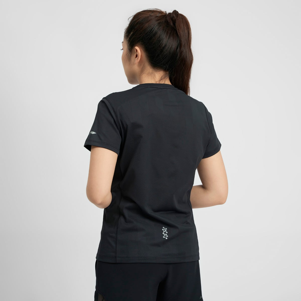  Áo T-shirt Nữ ATSU850-1V 