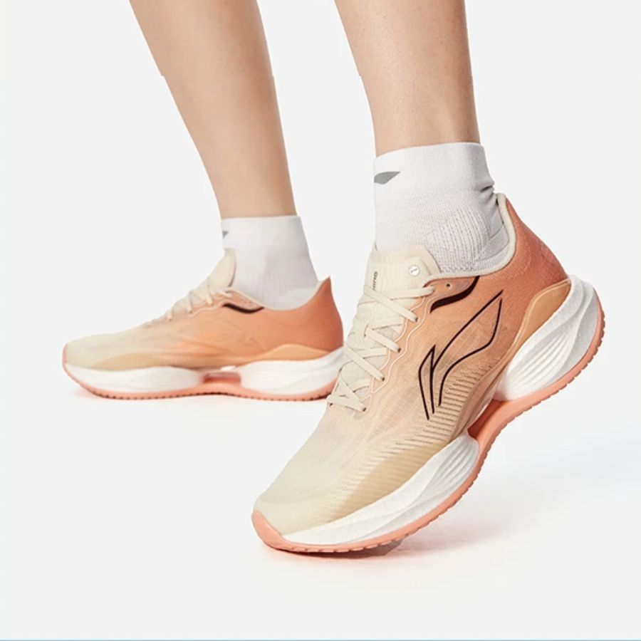 Giày chạy bộ SUPER LIGHT 22 Nữ ARVV002-40V