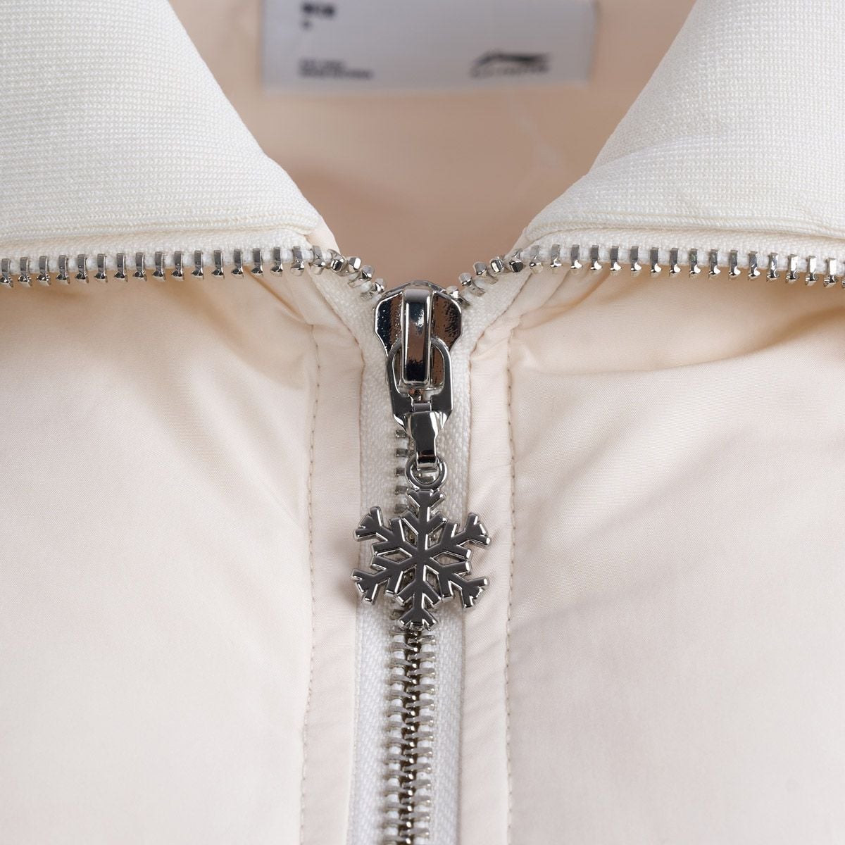 Áo lông vũ Nữ AYMU574-1V