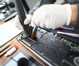 Thay màn hình.thay pin,thay bàn phím,thay sạc laptop tại quâqnj cầu giấy