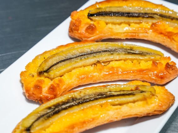 Bánh Lớp Nhân Chuối Dừa