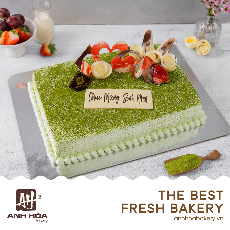 Bánh GREEN TEA CAKE CHỮ NHẬT là sự kết hợp hài hòa giữa vị ngọt của bánh và vị đắng thanh của trà xanh Matcha. Hãy xem hình ảnh của chiếc bánh hình chữ nhật này để hiểu vì sao món quà này luôn là món ăn rất được ưa chuộng.