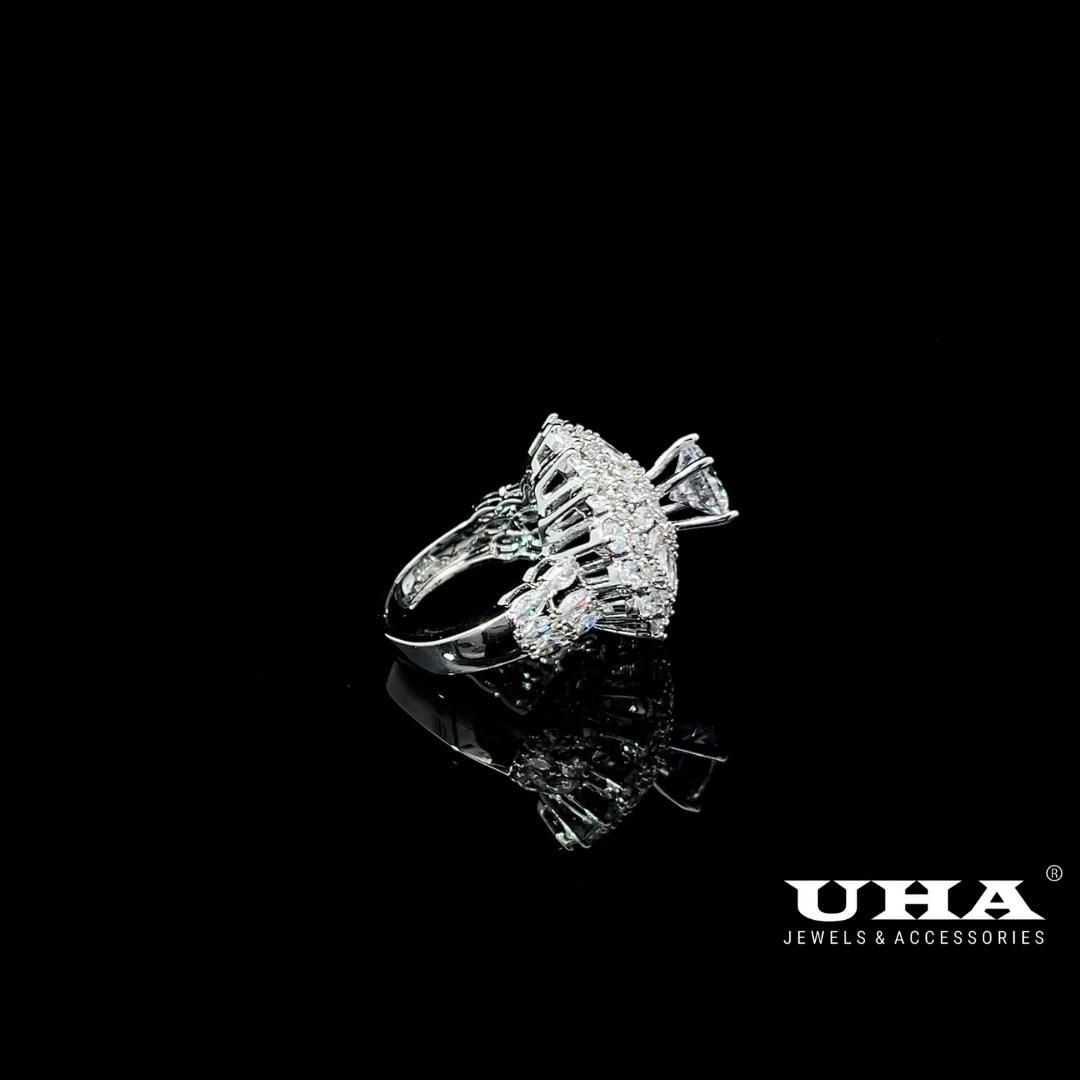 N663 Nhẫn nữ đính đá bagutte cao cấp sáng lấp lánh UHA Women