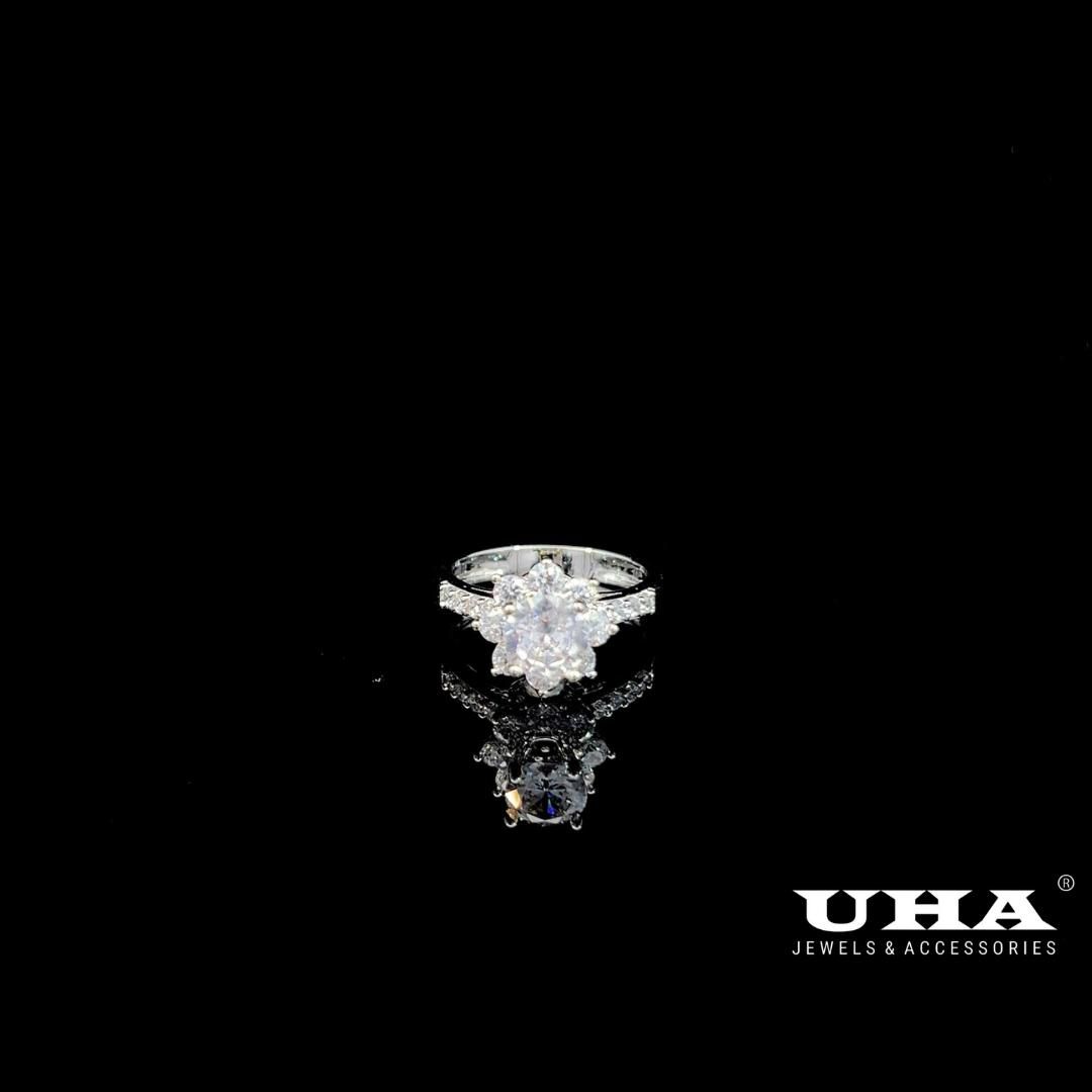 N680 Nhẫn nữ đính đá CZ cao cấp sáng lấp lánh UHA Women