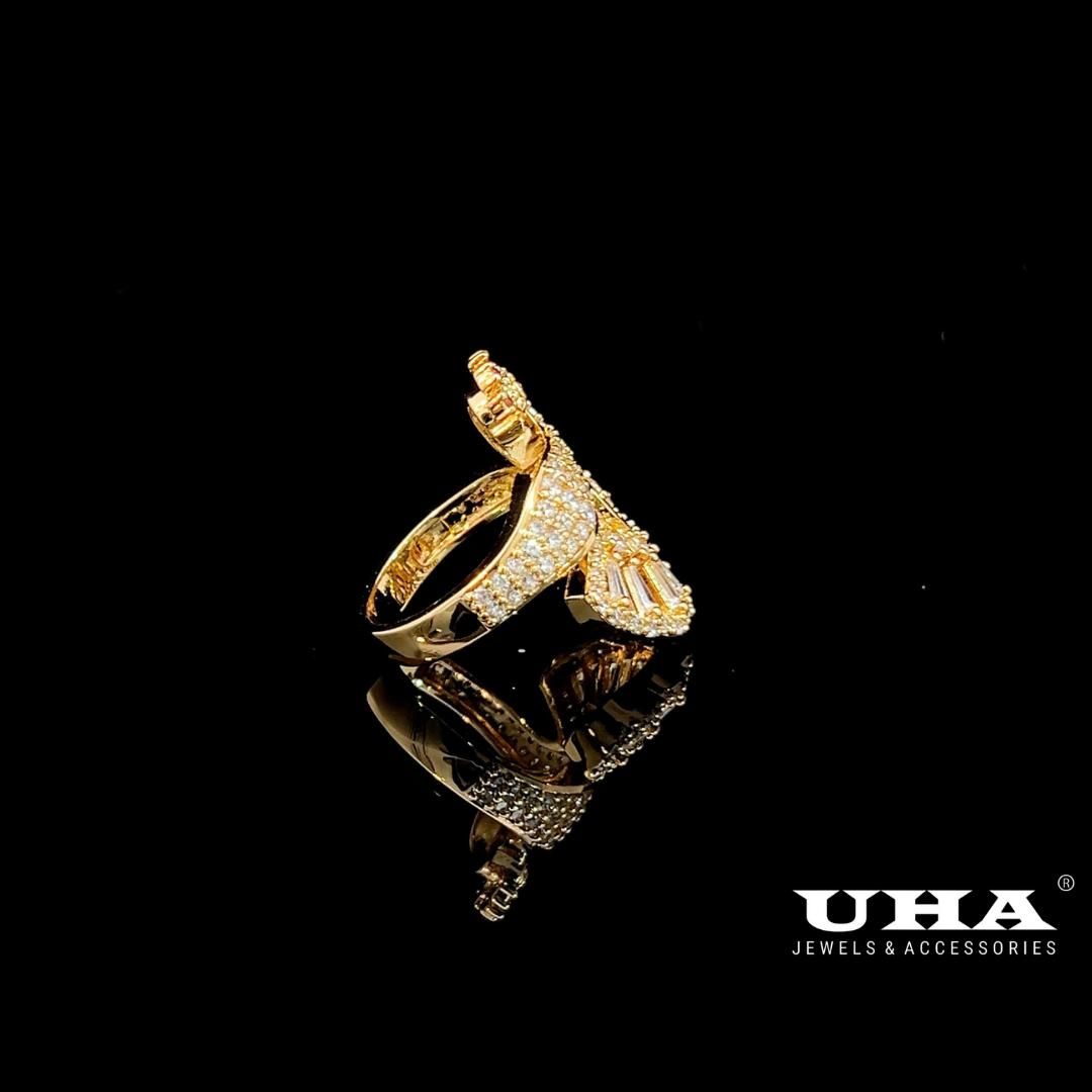 N1281 Nhẫn nữ thiết kế kiểu con cong đính đá bagutte cao cấp sáng lấp lánh UHA Women