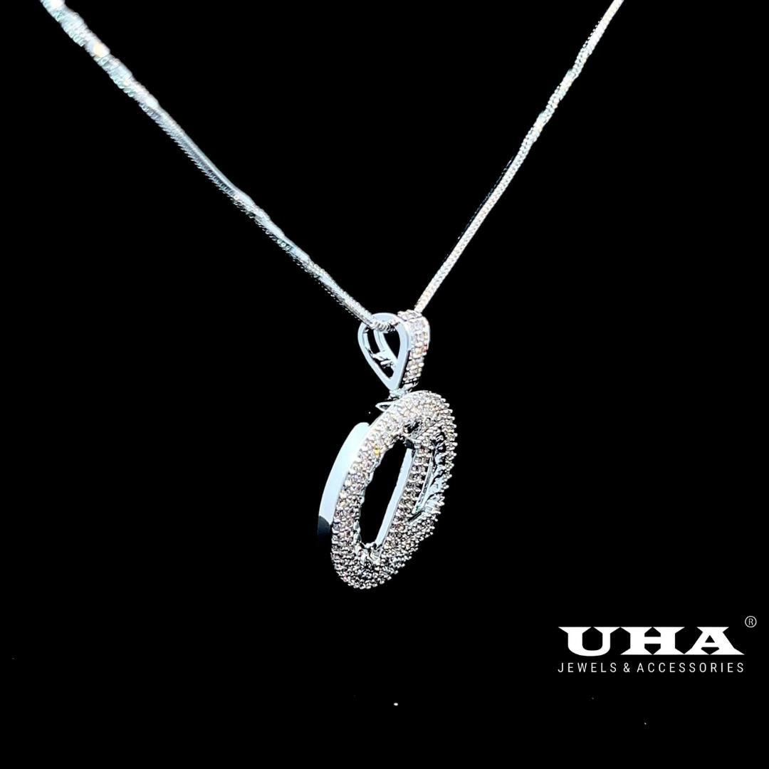 M1440 Mặt dây chuyền nữ mạ vàng kiểu dáng sang trọng UHA Women