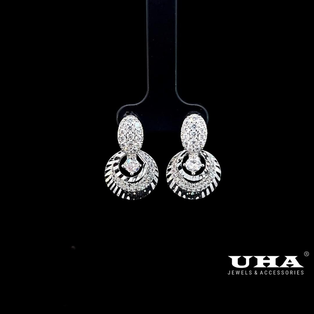 B1577 Bông tai nữ đính đá CZ cao cấp, thiết kế tinh tế sang tọng UHA- TẶNG KÈM HỘP