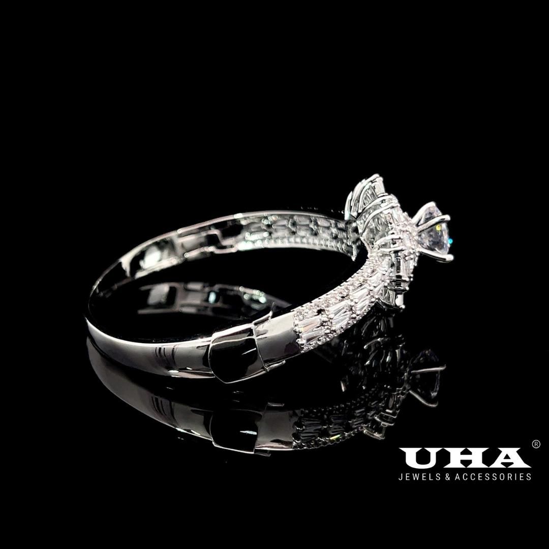 V599 Vòng tay nữ đính đá CZ cao cấp thiết kế tinh tế nhẹ nhàng UHA