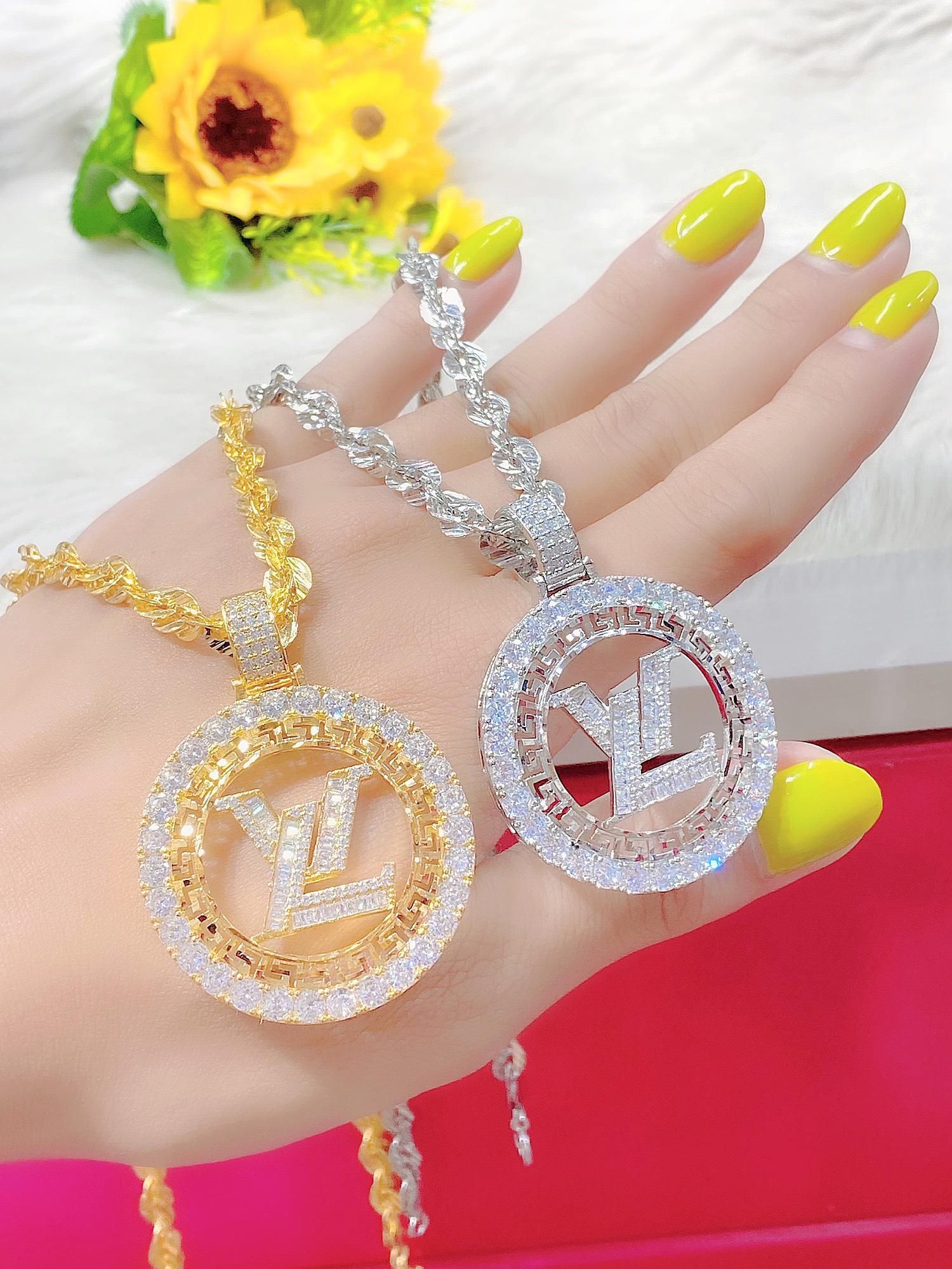 Mặt dây chuyền chữ cái kèm dây italy nữ UHA mạ vàng 18K kiểu dáng sang trọng M15