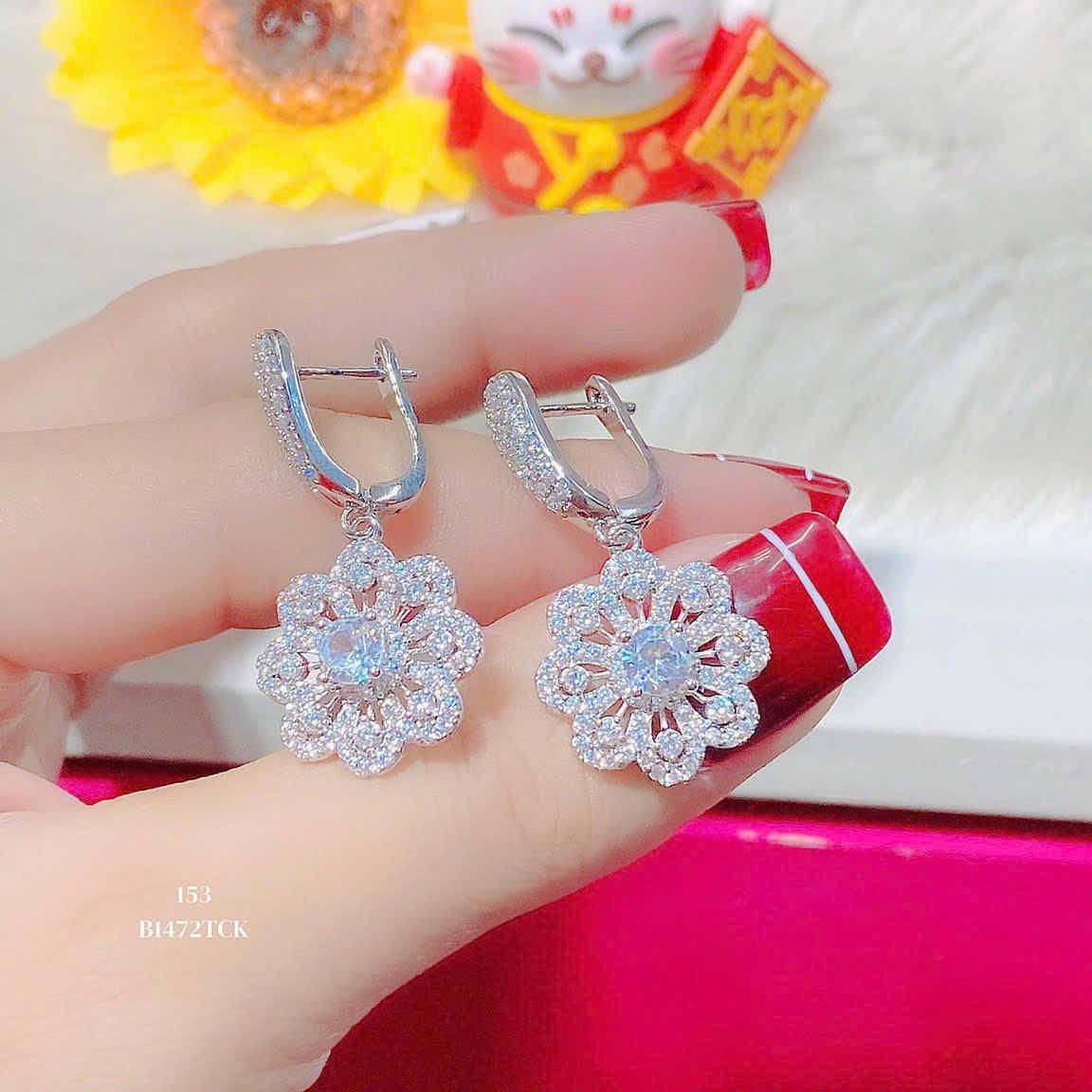 B1472 Bông tai hoa  đính đá baguette SIÊU XINH -UHA Women Nữ