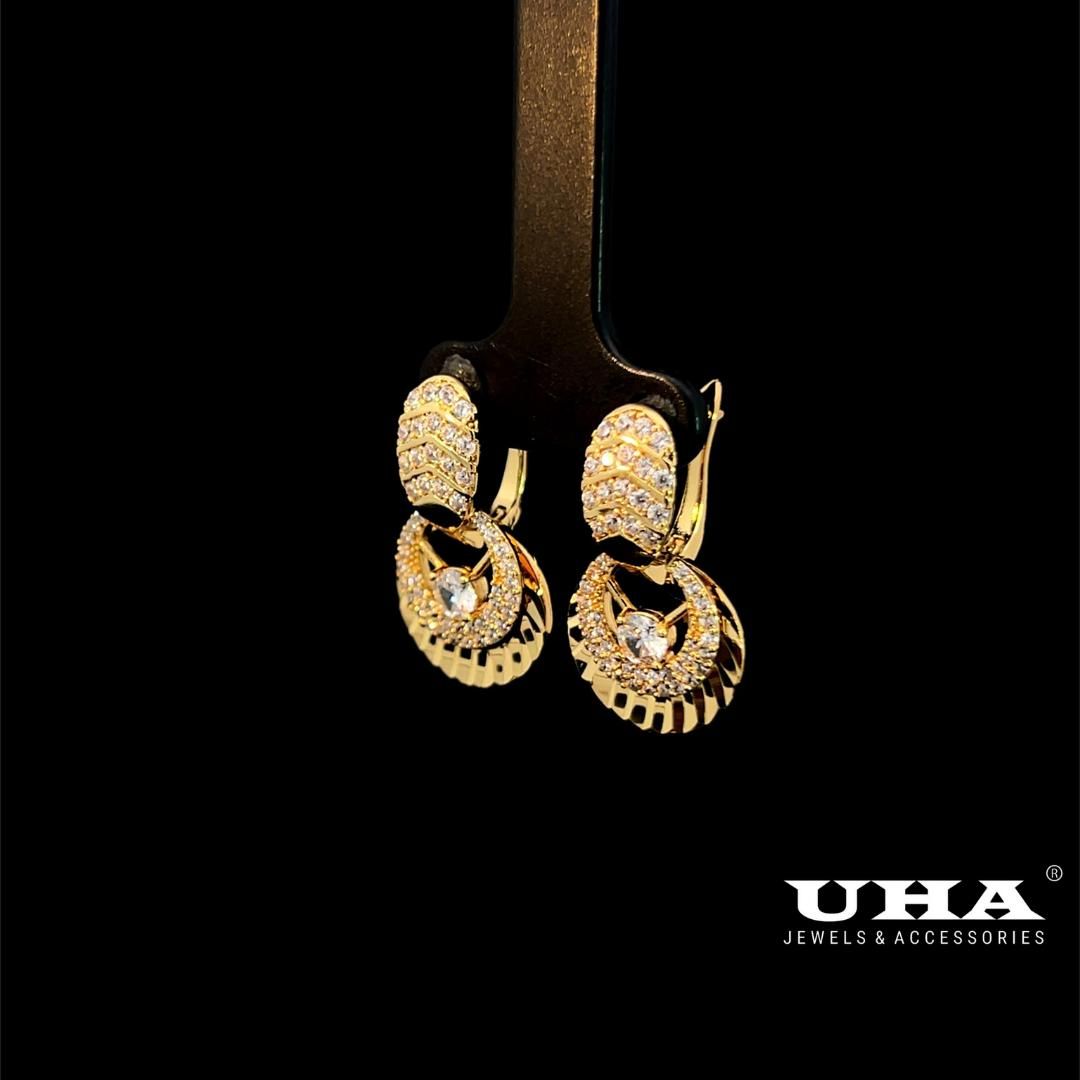 B1635 Bông tai nữ thiết kế sang trọng đính đá sáng lấp lánh UHA