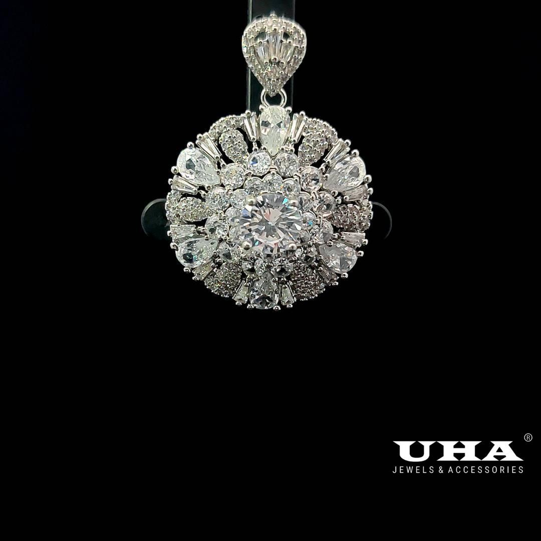 M1608 Mặt và dây chuyền nữ đính đá bagutte CZ cao cấp sáng lấp lánh UHA Women Khuyên Tai