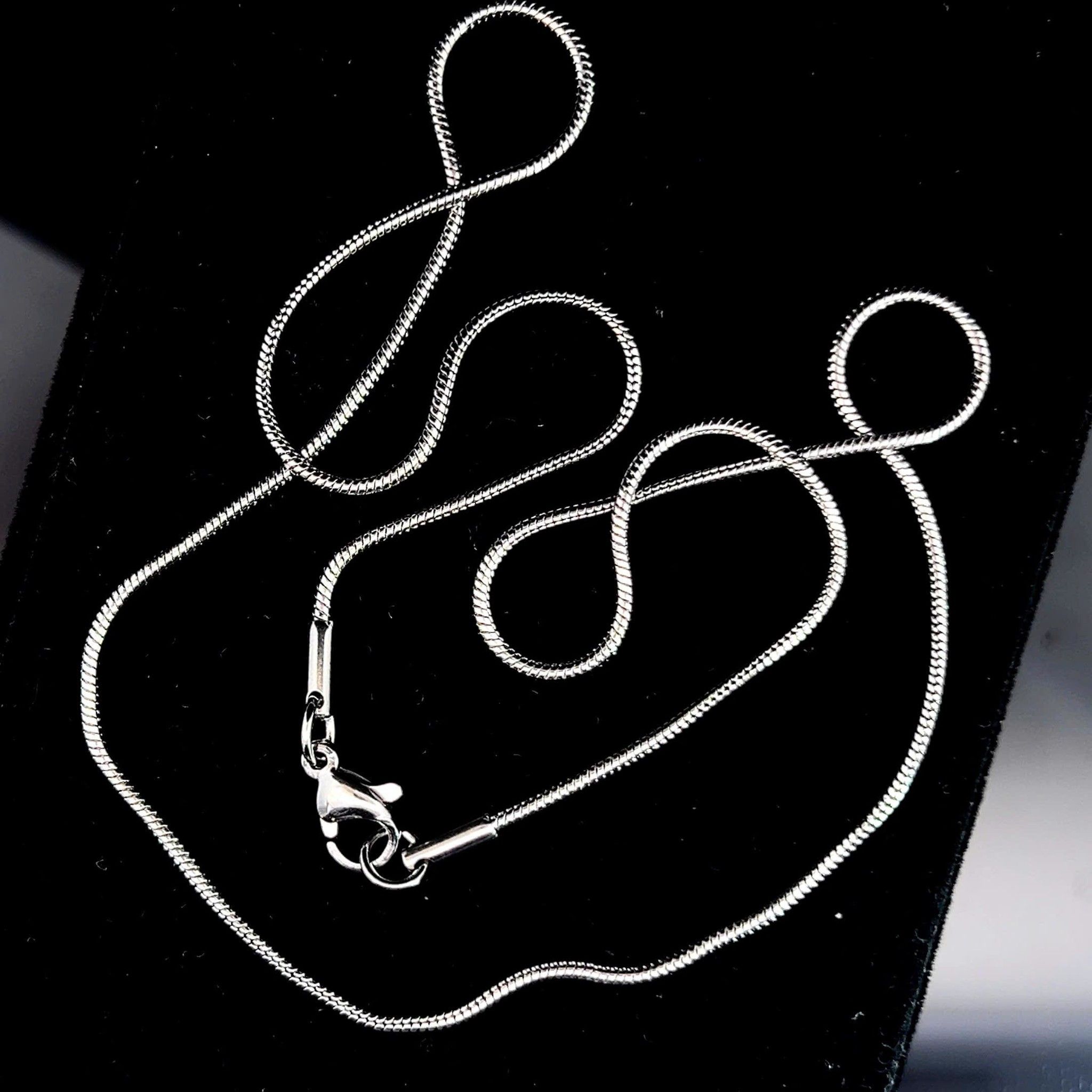 DIN3 Dây chuyền inox unisex thiết kế sang trọng bền màu cao cấp UHA