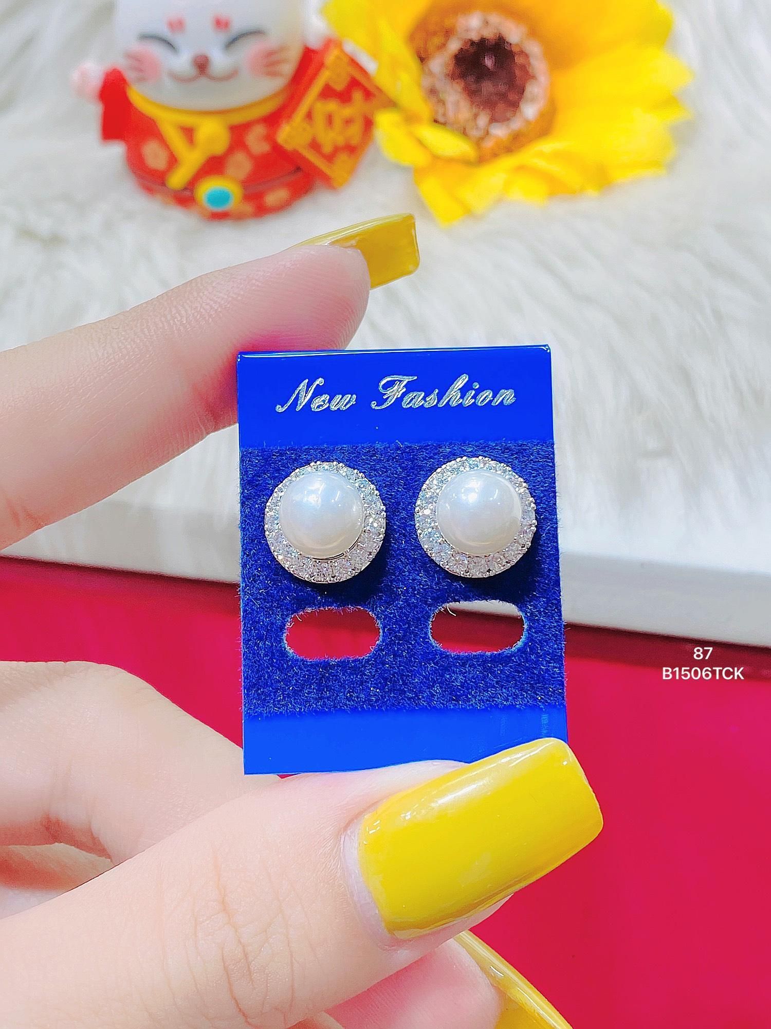 B1506 Bông tai nụ bẹt trái châu tròn UHA