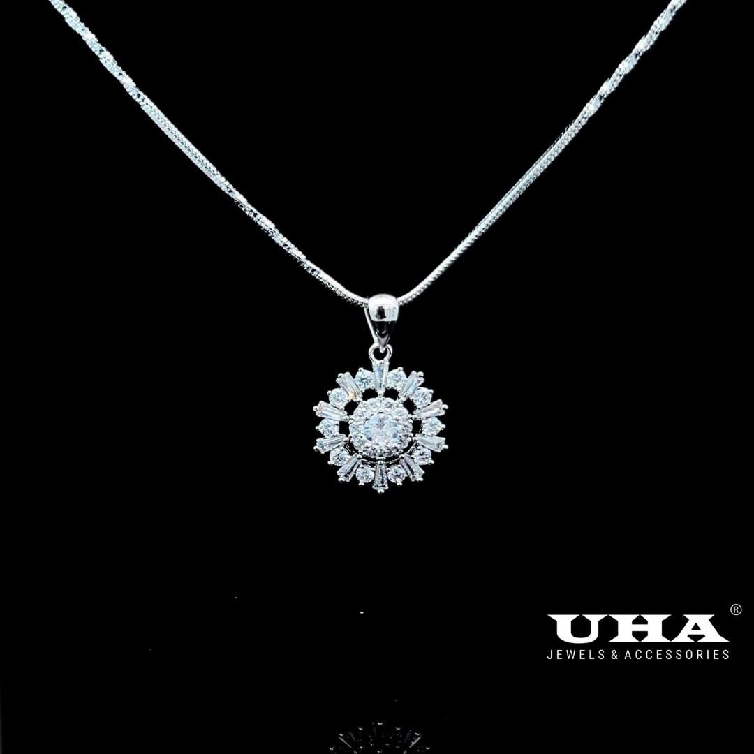 M1636 Mặt và dây chuyền nữ đính đá bagutte cao cấp sáng lấp lánh UHA Women