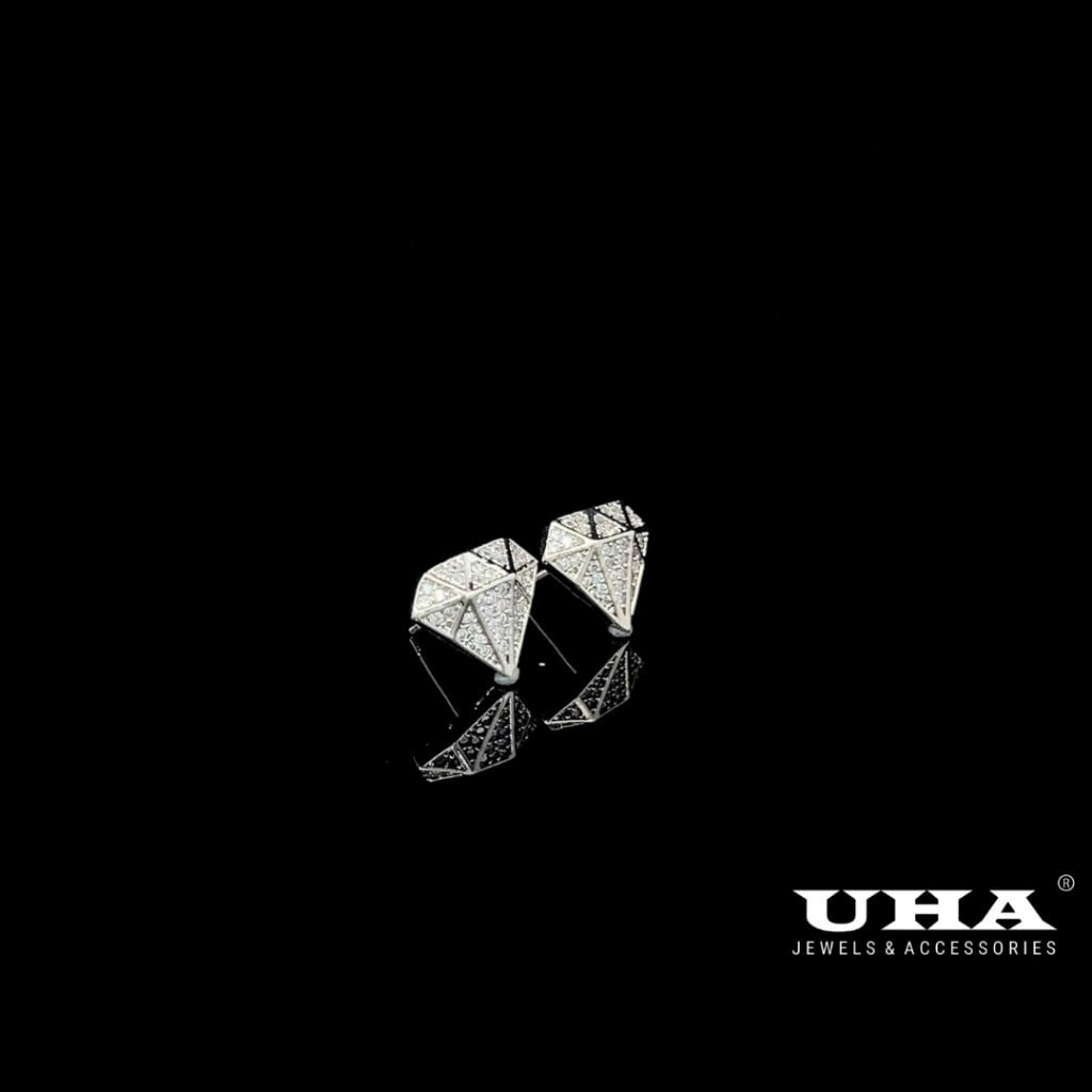 B495- Bông tai nữ họa tiết kim cương đính đá trắng UHA
