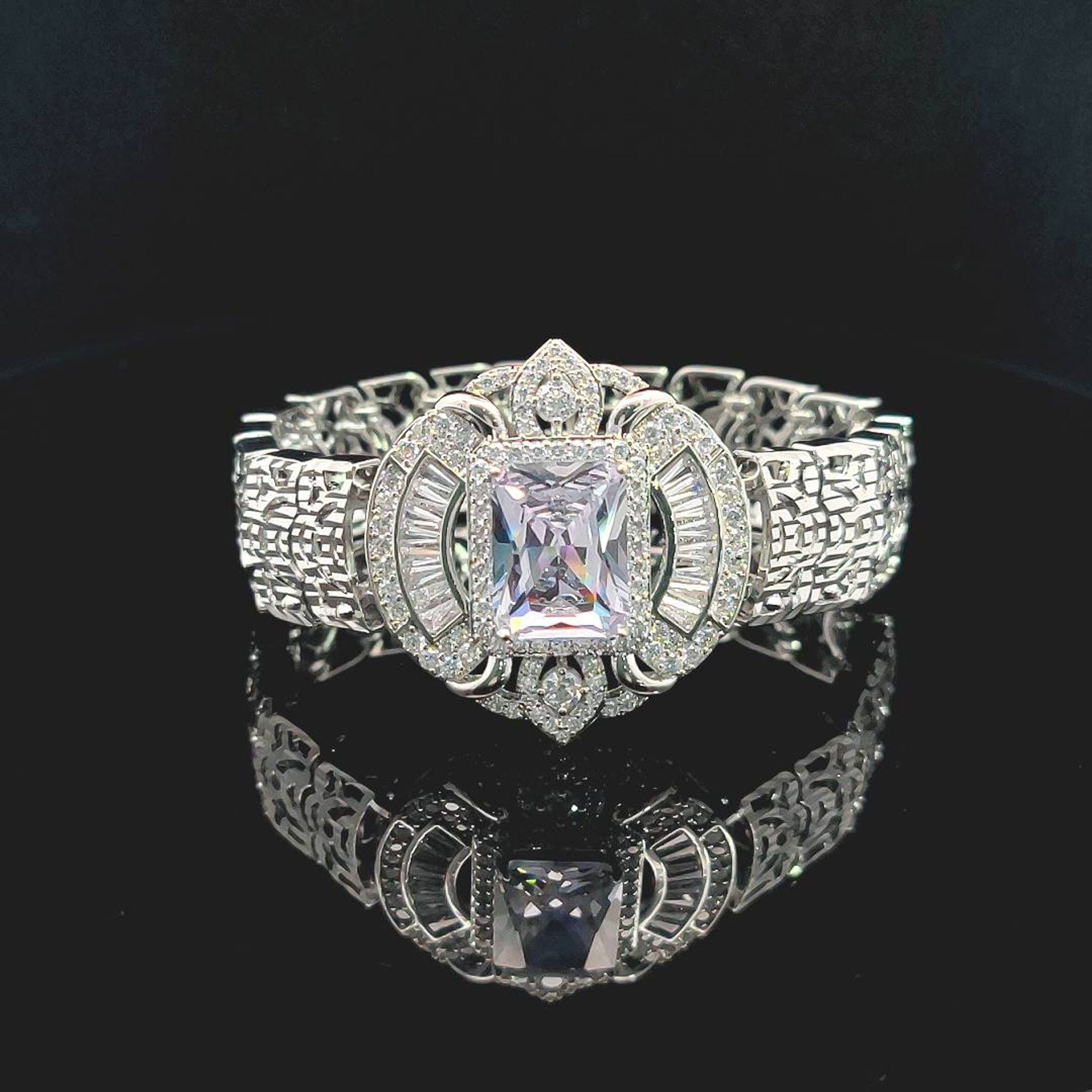 L619 Lắc tay nữ thiết kế sang trọng, đính đá CZ cao cấp UHA Phụ Kiện