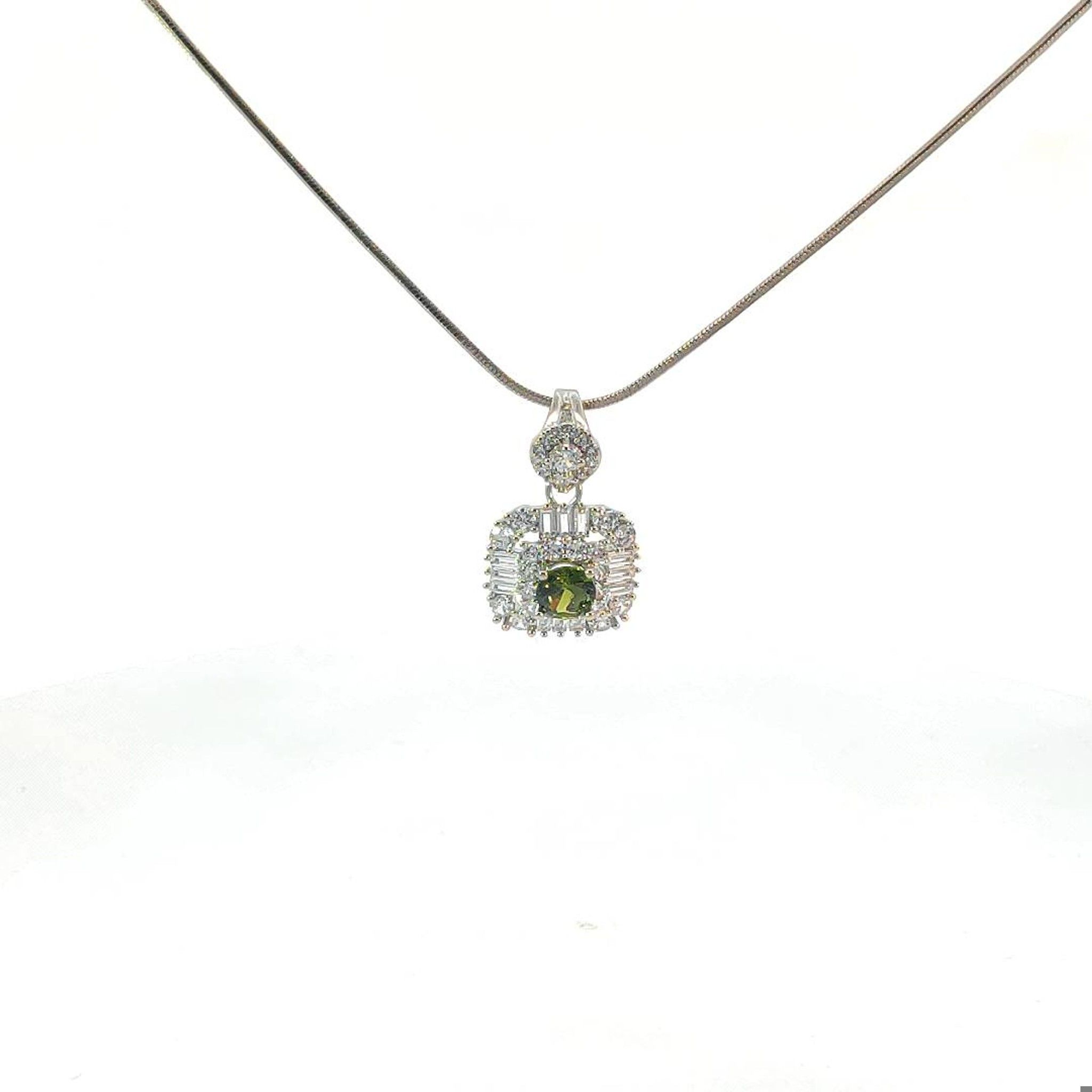 M1325 - Mặt dây chuyền nữ mạ vàng kiểu dáng sang trọng (Không kèm dây) Women