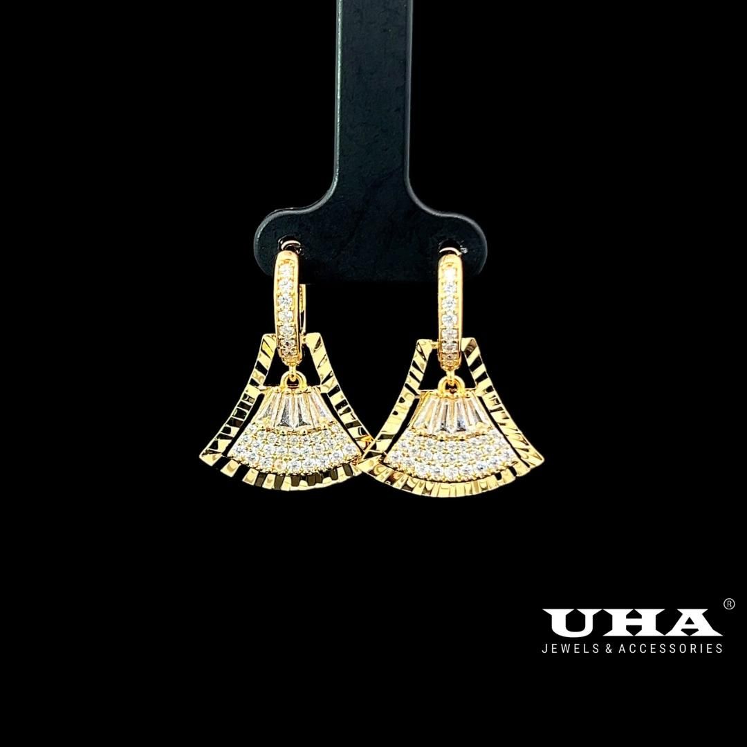 B1608 Bông tai nữ thiết kế sang trọng đính đá bagutte cao cấp sáng lấp lánh UHA- TẶNG KÈM HỘP Women Hoa Tai