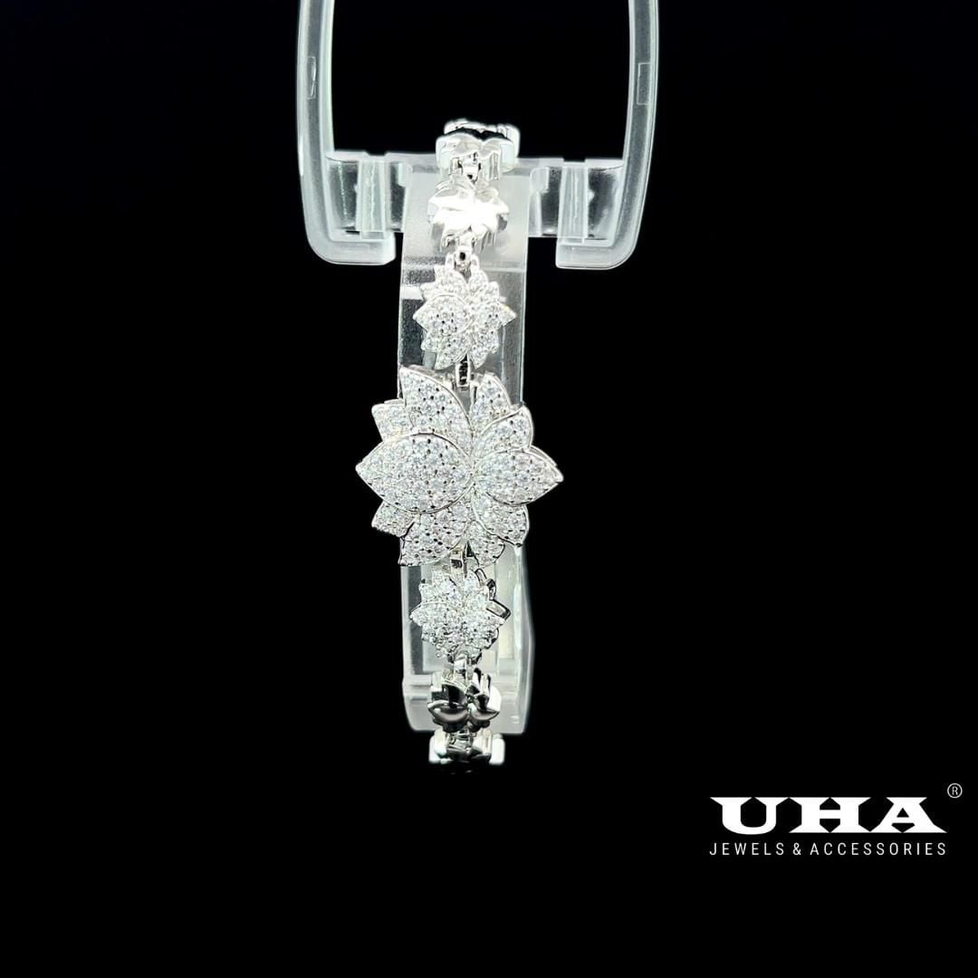 L661 Lắc tay nữ thiết kế kiểu hoa đính đá sáng lấp lánh UHA Phụ Kiện