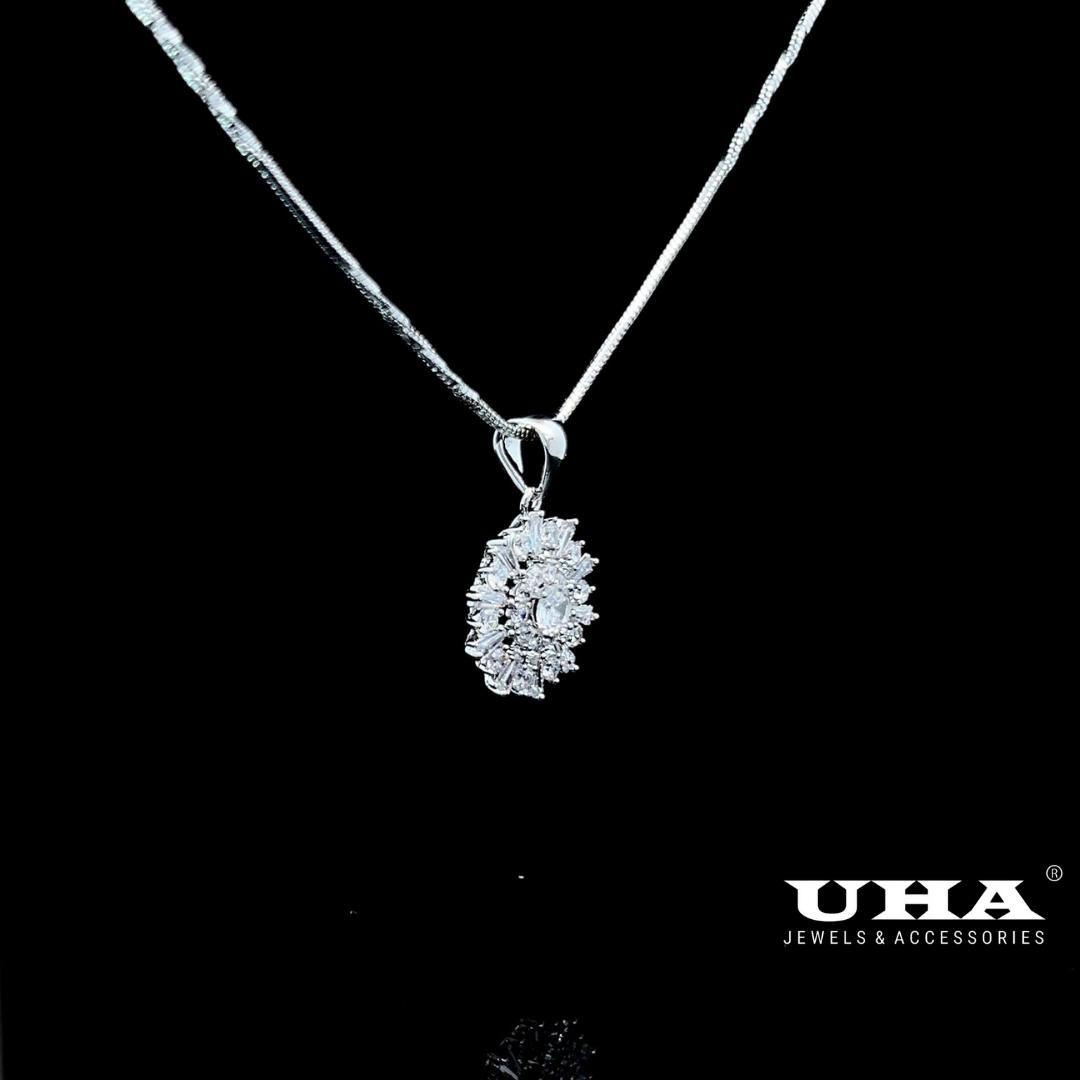 M1636 Mặt và dây chuyền nữ đính đá bagutte cao cấp sáng lấp lánh UHA Women