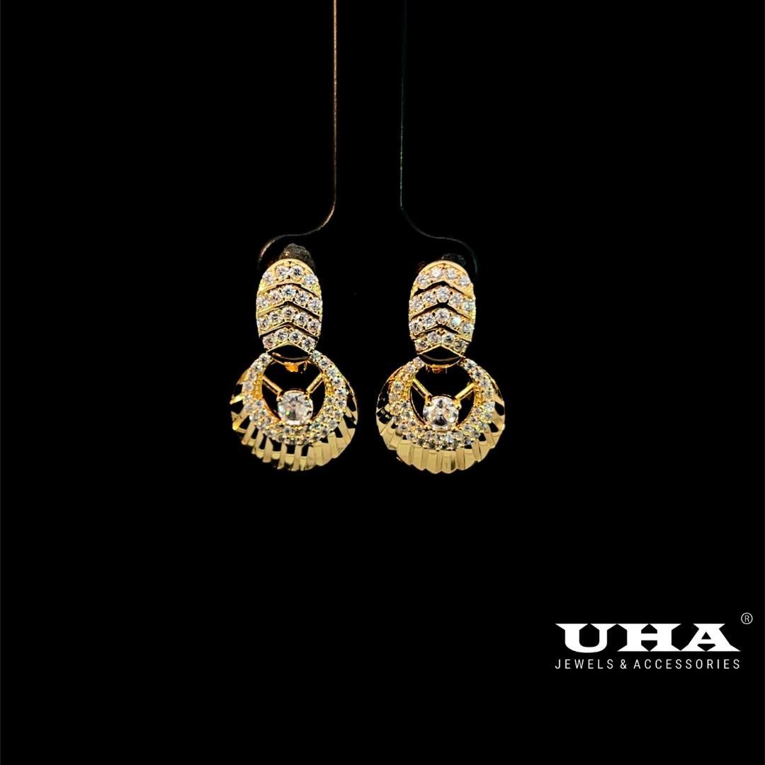 B1635 Bông tai nữ thiết kế sang trọng đính đá sáng lấp lánh UHA