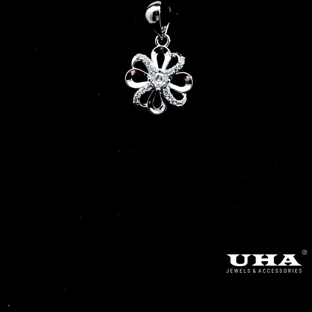 M1658 Mặt và dây chuyền nữ thiết kế kiểu hoa, đính đá sáng lấp lánh UHA