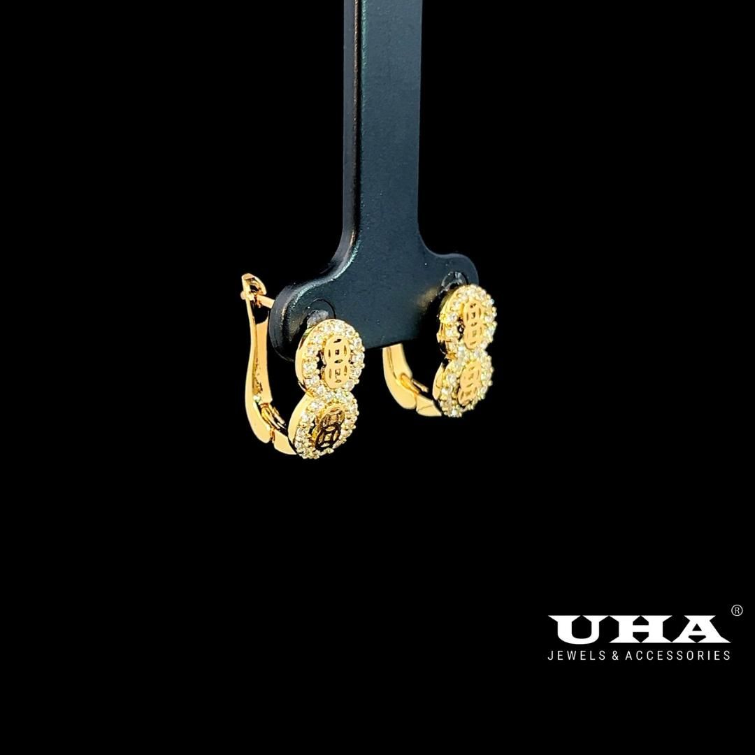 B1650 Bông tai nữ thiết kế tinh tế, chạm khắc sang trọng, đính đá sáng lấp lánh UHA